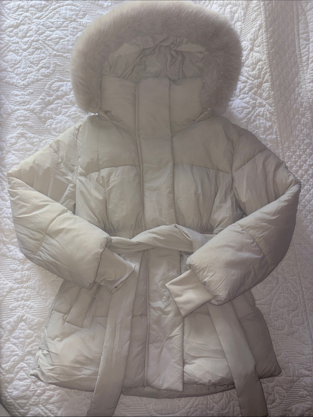 GAP Off-White Belted Faux-Fur Hood Puffer Coat